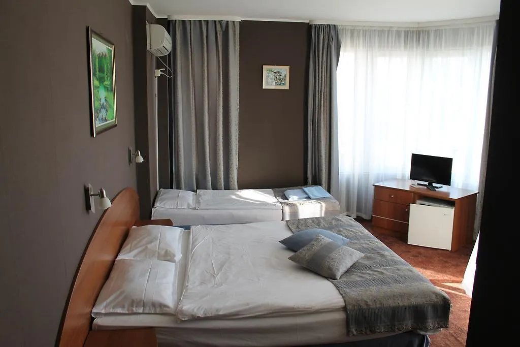 Family Hotel Lazuren Briag Burgas City 3*,  Bulharsko